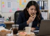 cara mengatasi emotional eating
